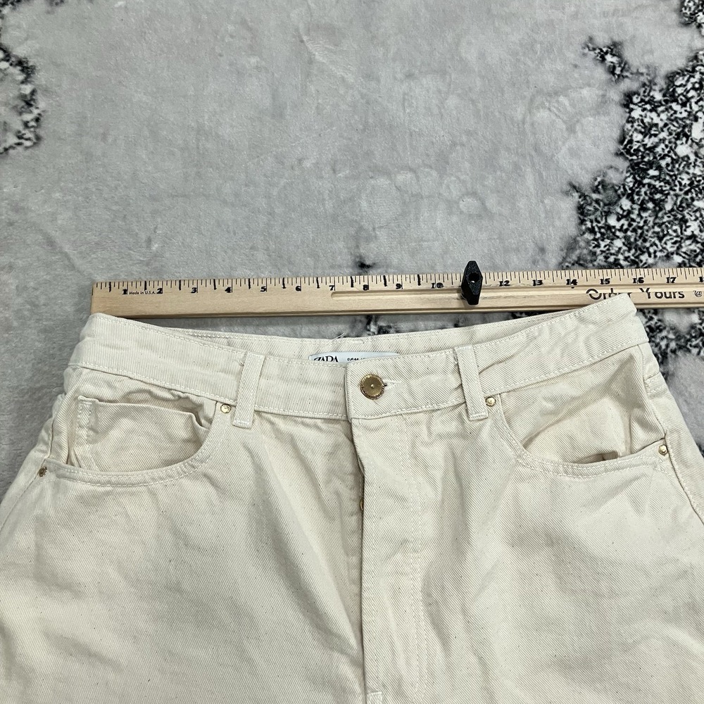 Zara High Rise Denim Shorts Women Cream White Size 12 EUR 44 Button FLy - Picture 3 of 11